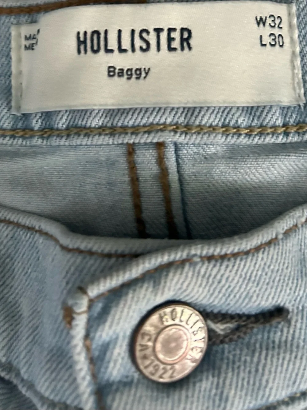 Hollister Light Wash Baggy Men’s Jeans
